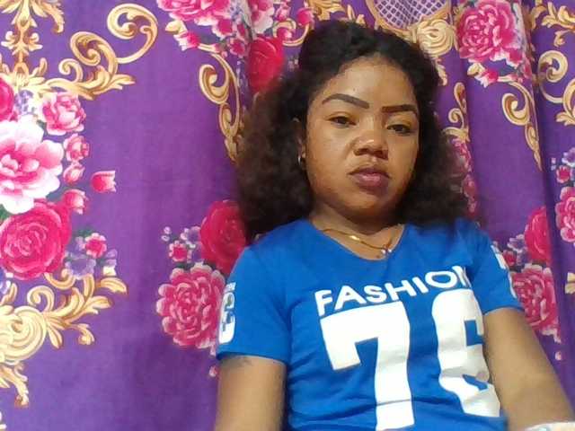 Elyah1a live cam on BongaCams