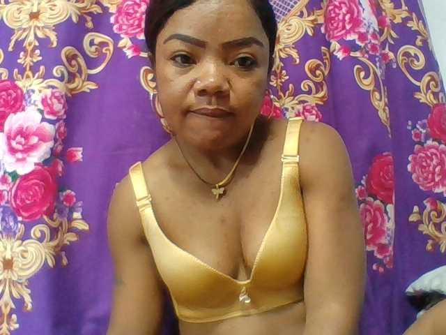 Elyah1a live cam on BongaCams