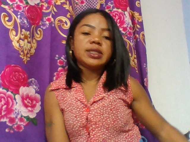 Elyah1a live cam on BongaCams