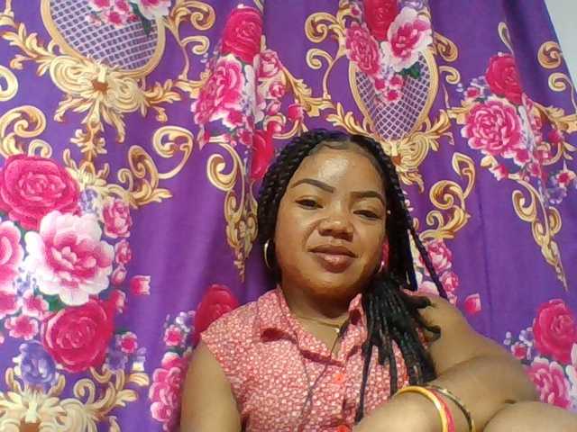 Elyah1a live cam on BongaCams