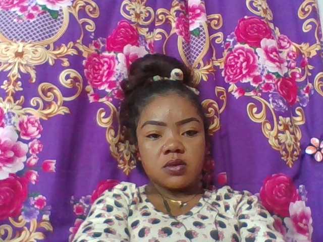 Elyah1a live cam on BongaCams