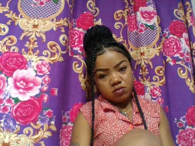 Elyah1a live cam on BongaCams