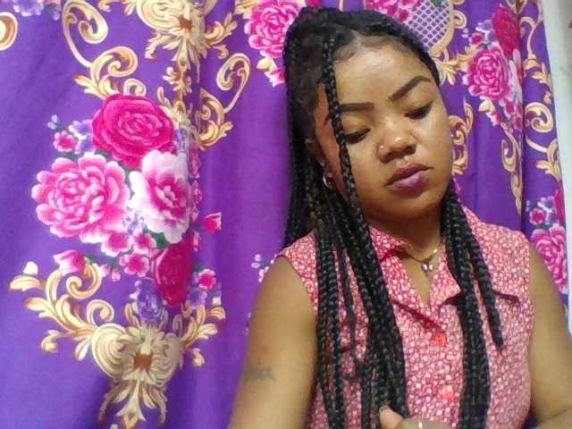 Elyah1a live cam on BongaCams