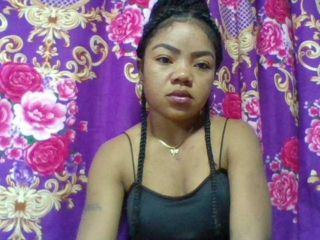 Elyah1a live cam on BongaCams