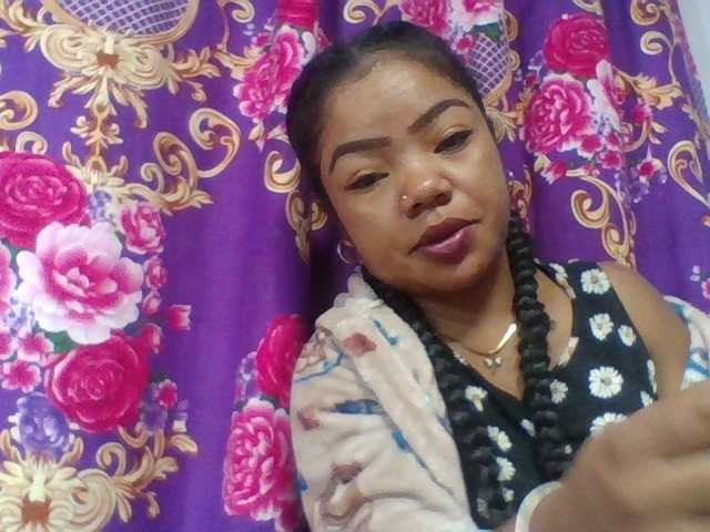 Elyah1a live cam on BongaCams