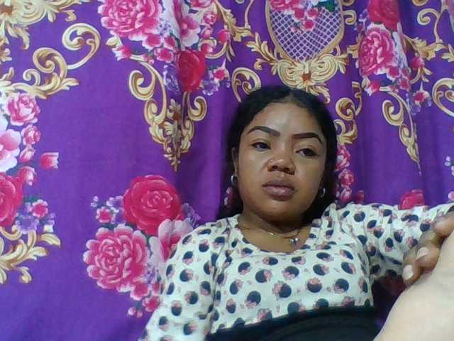 Elyah1a live cam on BongaCams
