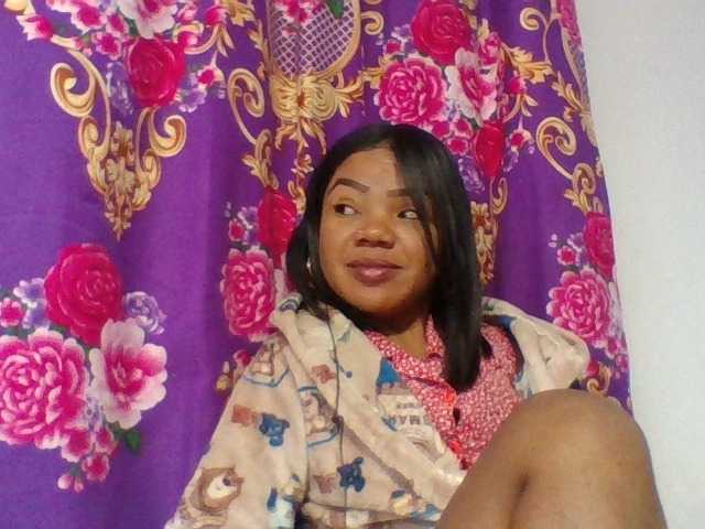 Elyah1a live cam on BongaCams