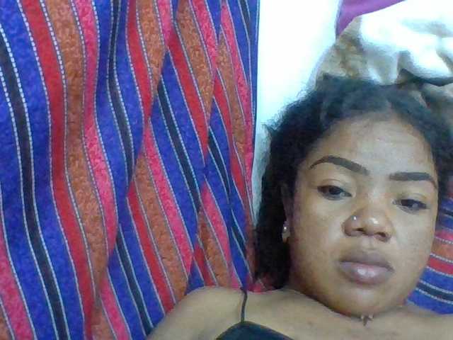 Elyah1a live cam on BongaCams