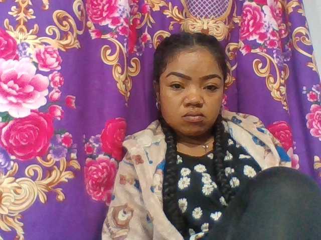Elyah1a live cam on BongaCams