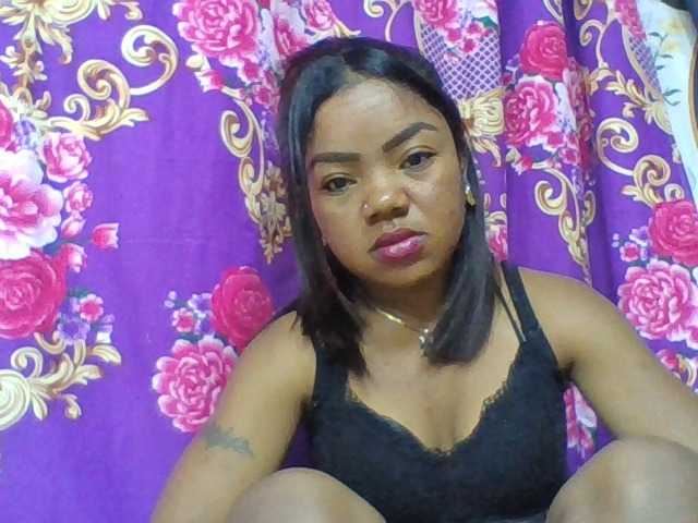 Elyah1a live cam on BongaCams