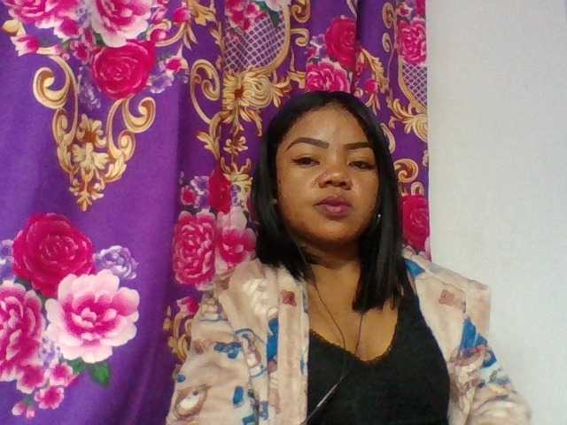 Elyah1a live cam on BongaCams
