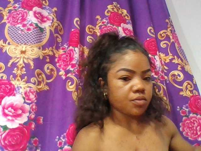 Elyah1a live cam on BongaCams
