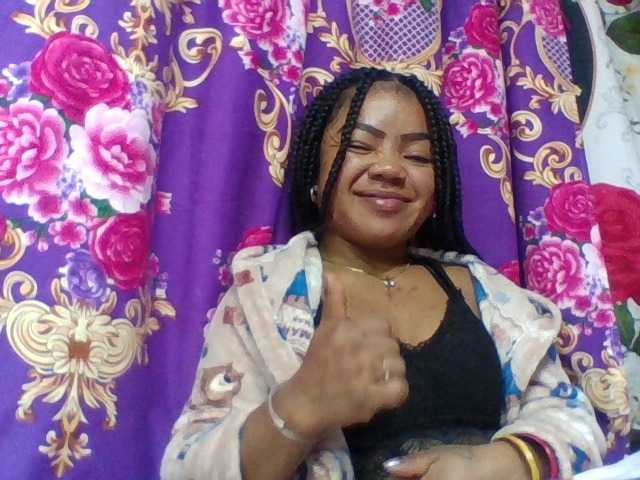 Elyah1a live cam on BongaCams