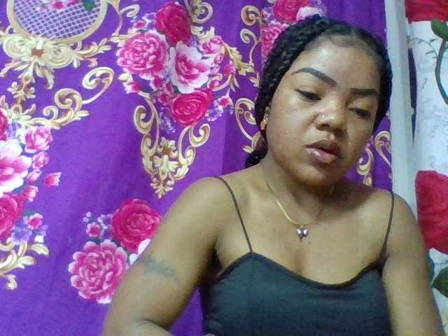 Elyah1a live cam on BongaCams