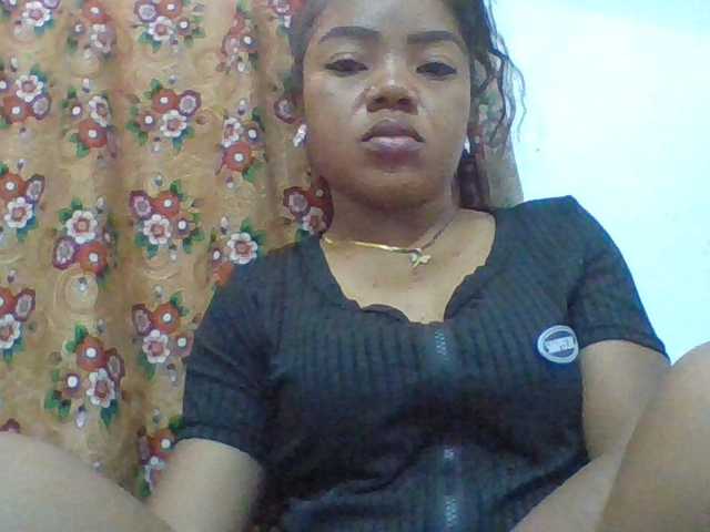Elyah1a live cam on BongaCams