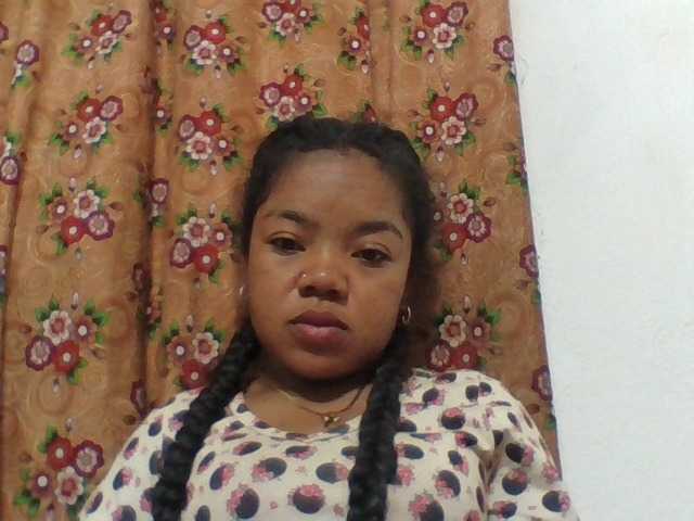 Elyah1a live cam on BongaCams