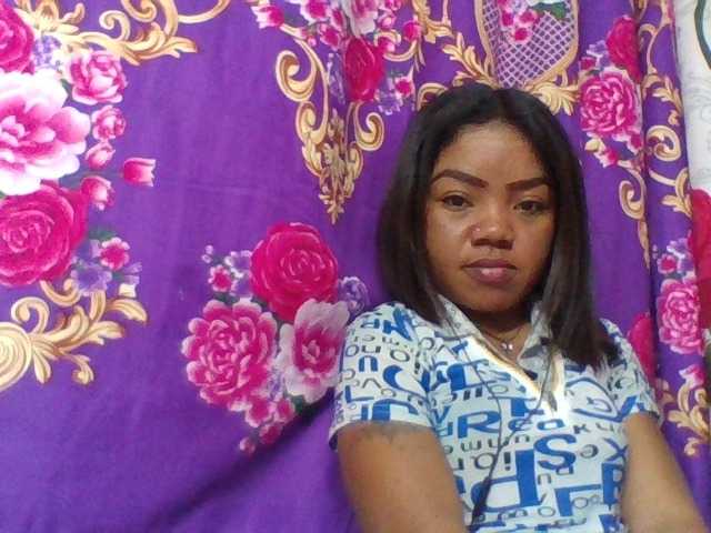 Elyah1a live cam on BongaCams