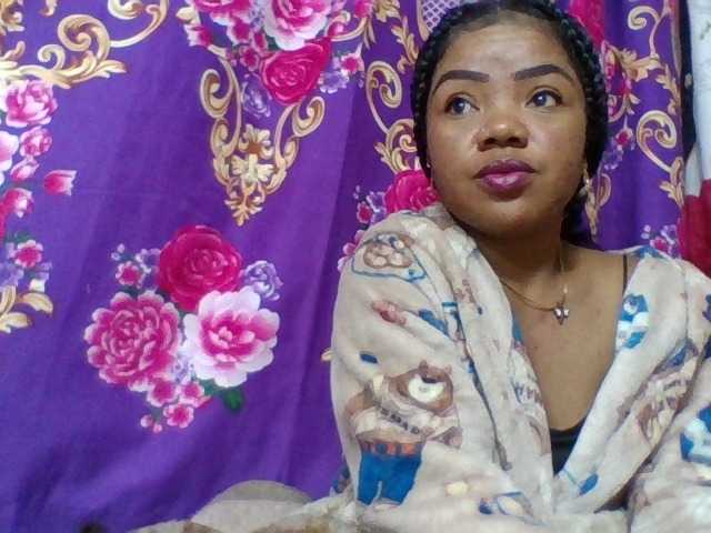Elyah1a live cam on BongaCams