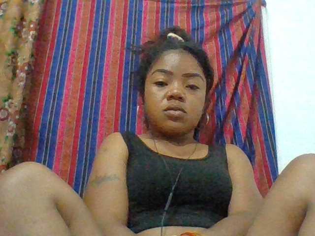 Elyah1a live cam on BongaCams