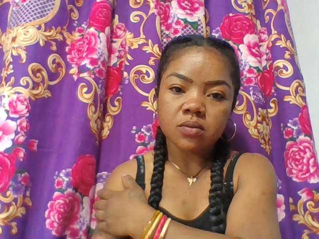 Elyah1a live cam on BongaCams