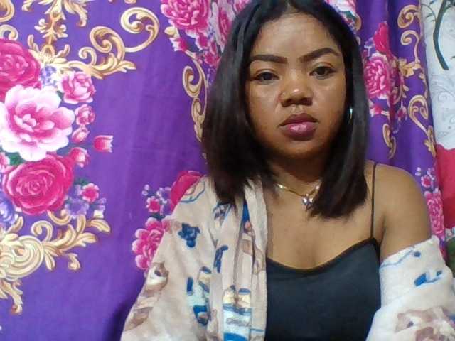 Elyah1a live cam on BongaCams