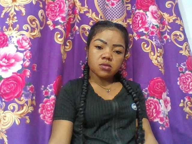 Elyah1a live cam on BongaCams