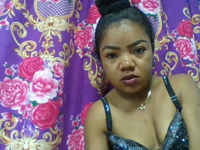 Elyah1a live cam on BongaCams