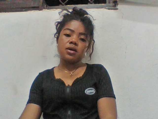 Elyah1a live cam on BongaCams