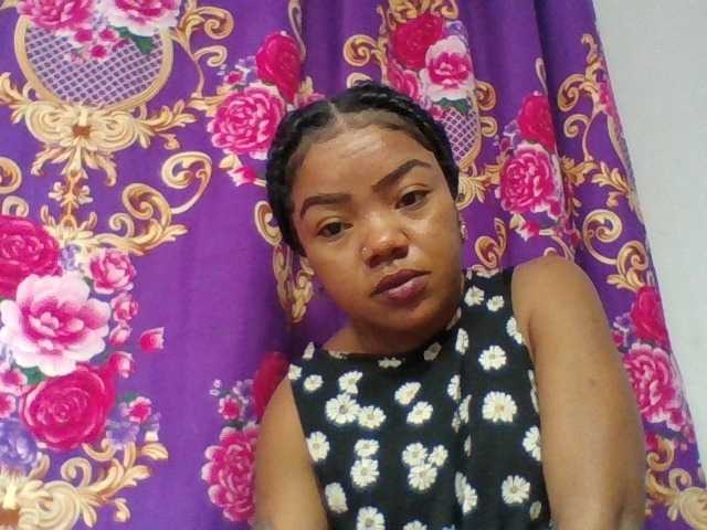 Elyah1a live cam on BongaCams