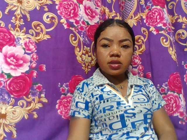 Elyah1a live cam on BongaCams