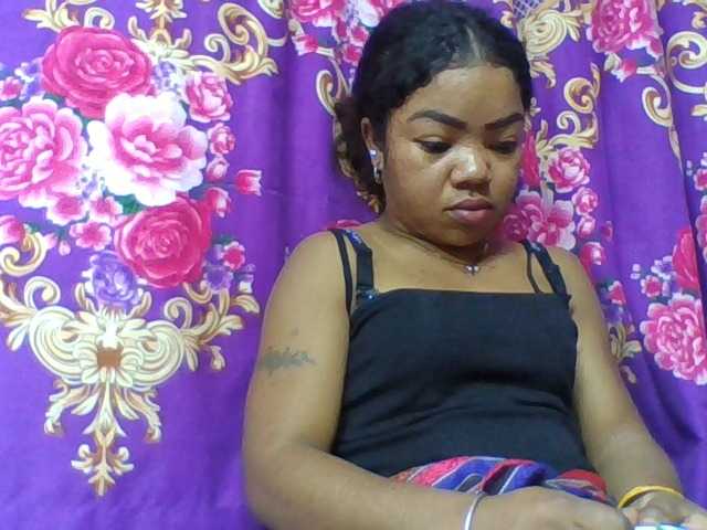 Elyah1a live cam on BongaCams