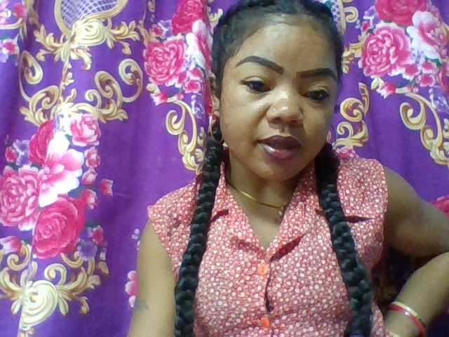 Elyah1a live cam on BongaCams