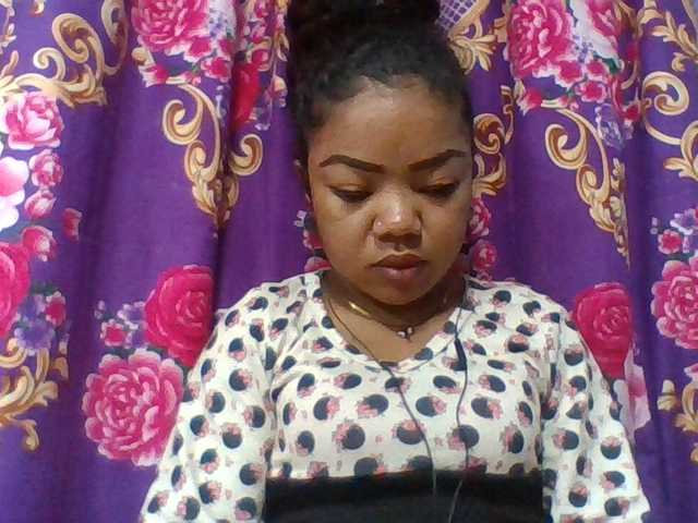 Elyah1a live cam on BongaCams