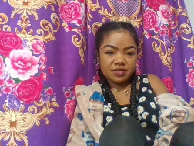 Elyah1a live cam on BongaCams