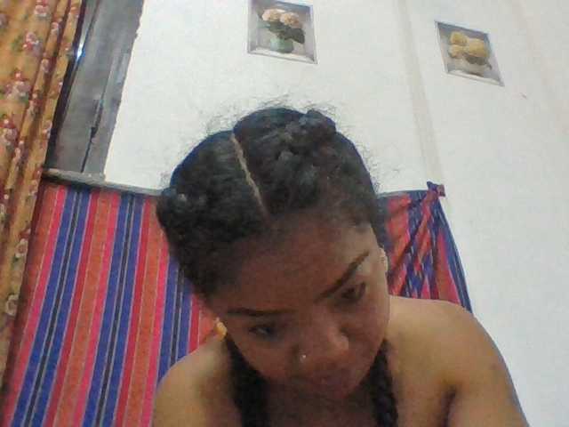 Elyah1a live cam on BongaCams