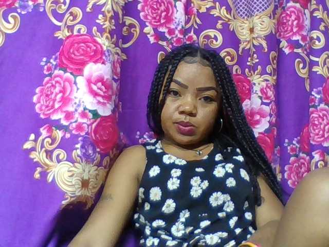 Elyah1a live cam on BongaCams