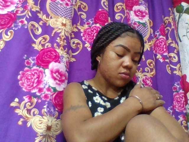 Elyah1a live cam on BongaCams