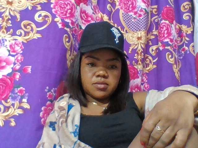 Elyah1a live cam on BongaCams