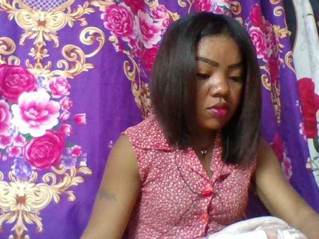 Elyah1a live cam on BongaCams