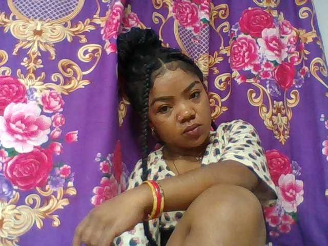 Elyah1a live cam on BongaCams
