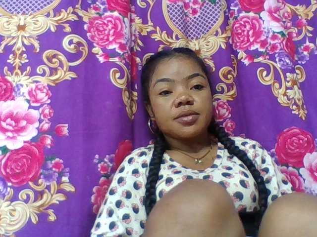 Elyah1a live cam on BongaCams