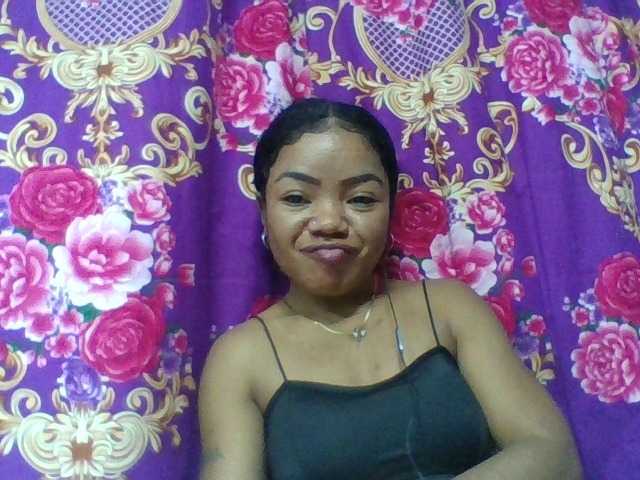 Elyah1a live cam on BongaCams
