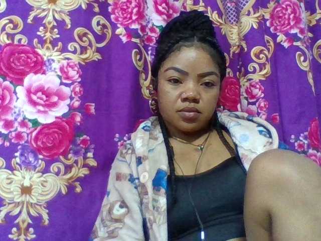 Elyah1a live cam on BongaCams