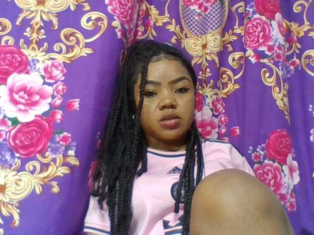 Elyah1a live cam on BongaCams