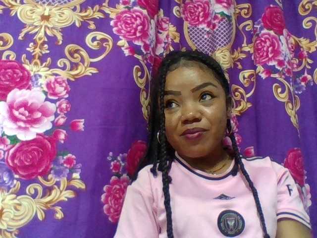 Elyah1a live cam on BongaCams