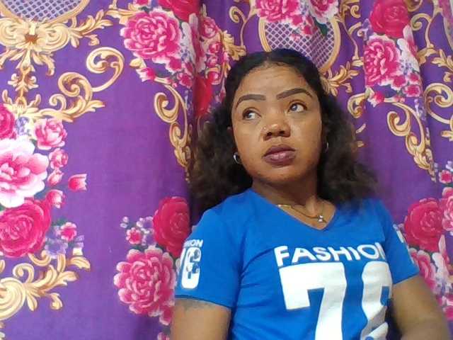 Elyah1a live cam on BongaCams