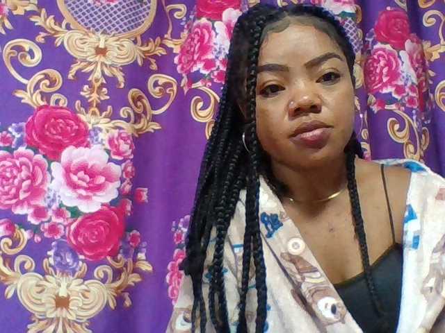 Elyah1a live cam on BongaCams