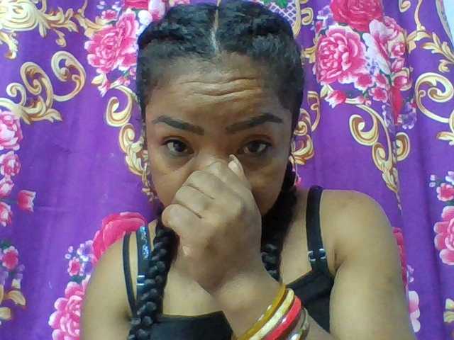 Elyah1a live cam on BongaCams