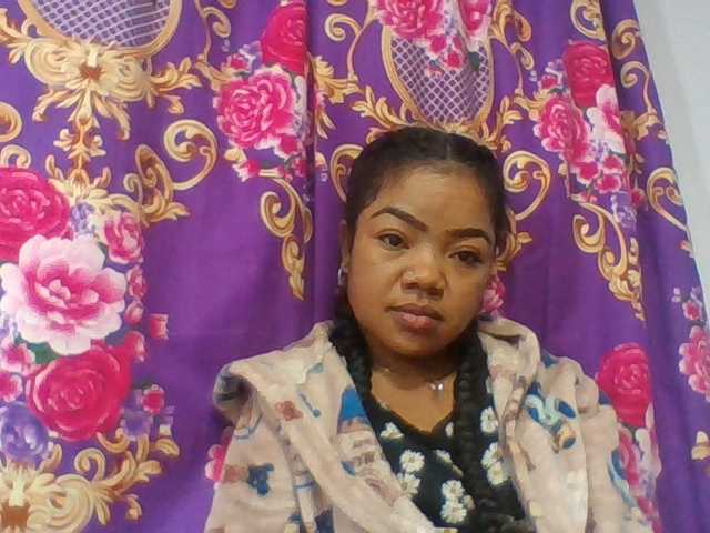 Elyah1a live cam on BongaCams