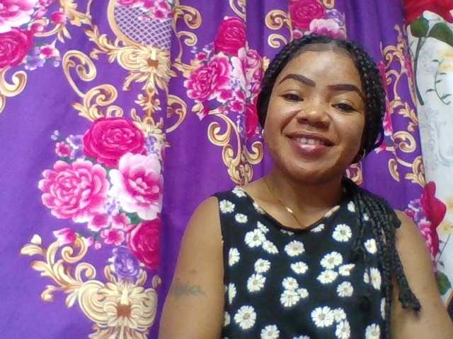 Elyah1a live cam on BongaCams